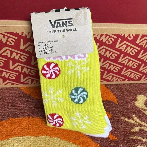 VANS “Off The Wall” Women’s socks
NWT - Picture 2 of 16